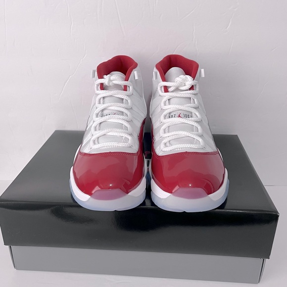 Air Jordan 11 Cherrys - Picture 6 of 6